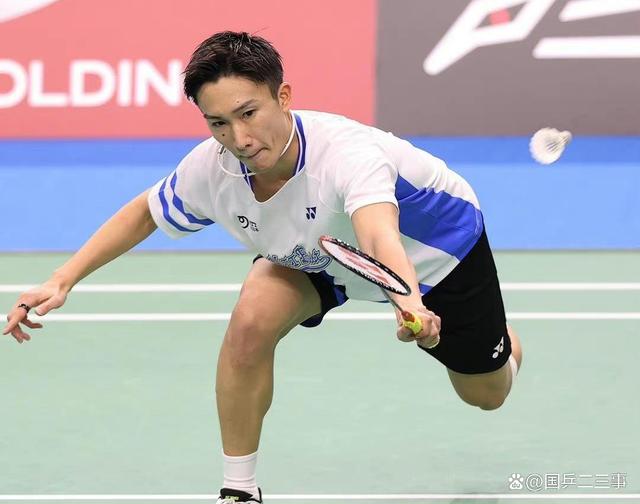 马来西亚队鏖战印尼队,桃田贤斗点燃赛场 马来西亚队鏖战印尼队,桃田贤斗点燃赛场