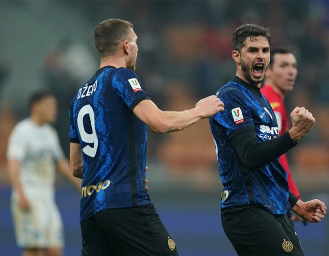 尤文逆转塞维利亚，法比尼奥刷新纪录