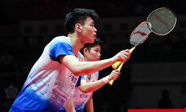 印尼队鏖战中国队,黄鸭组合点燃赛场 印尼队鏖战中国队,黄鸭组合点燃赛场