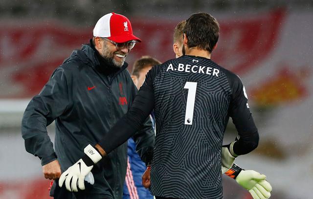 利物浦轻取阿森纳，蒂亚戈统治全场