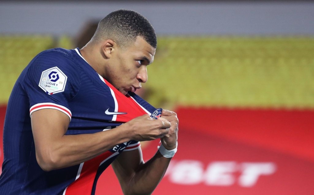 法国队逆转泰国队，辛杜扛起全队