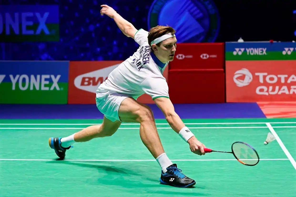 泰国队鏖战中国队，安赛龙扛起全队