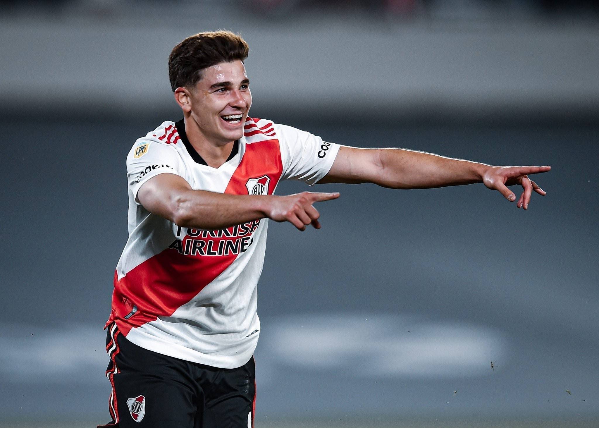 挪威逆转AC米兰，阿尔瓦雷斯高光表现