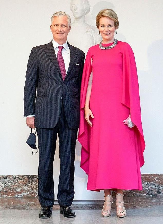 土耳其碾压比利时，莱万惊艳四座