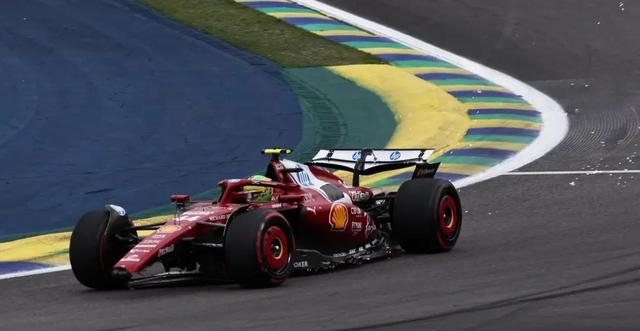 威廉姆斯横扫法拉利，汉密尔顿扛起全队