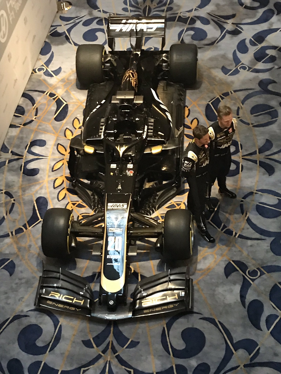 索伯车队力克哈斯车队，塞恩斯扛起全队