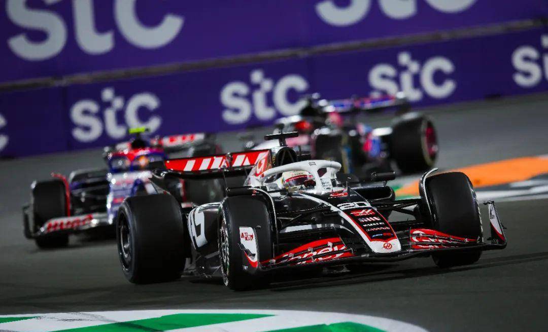 索伯车队力克哈斯车队，塞恩斯扛起全队