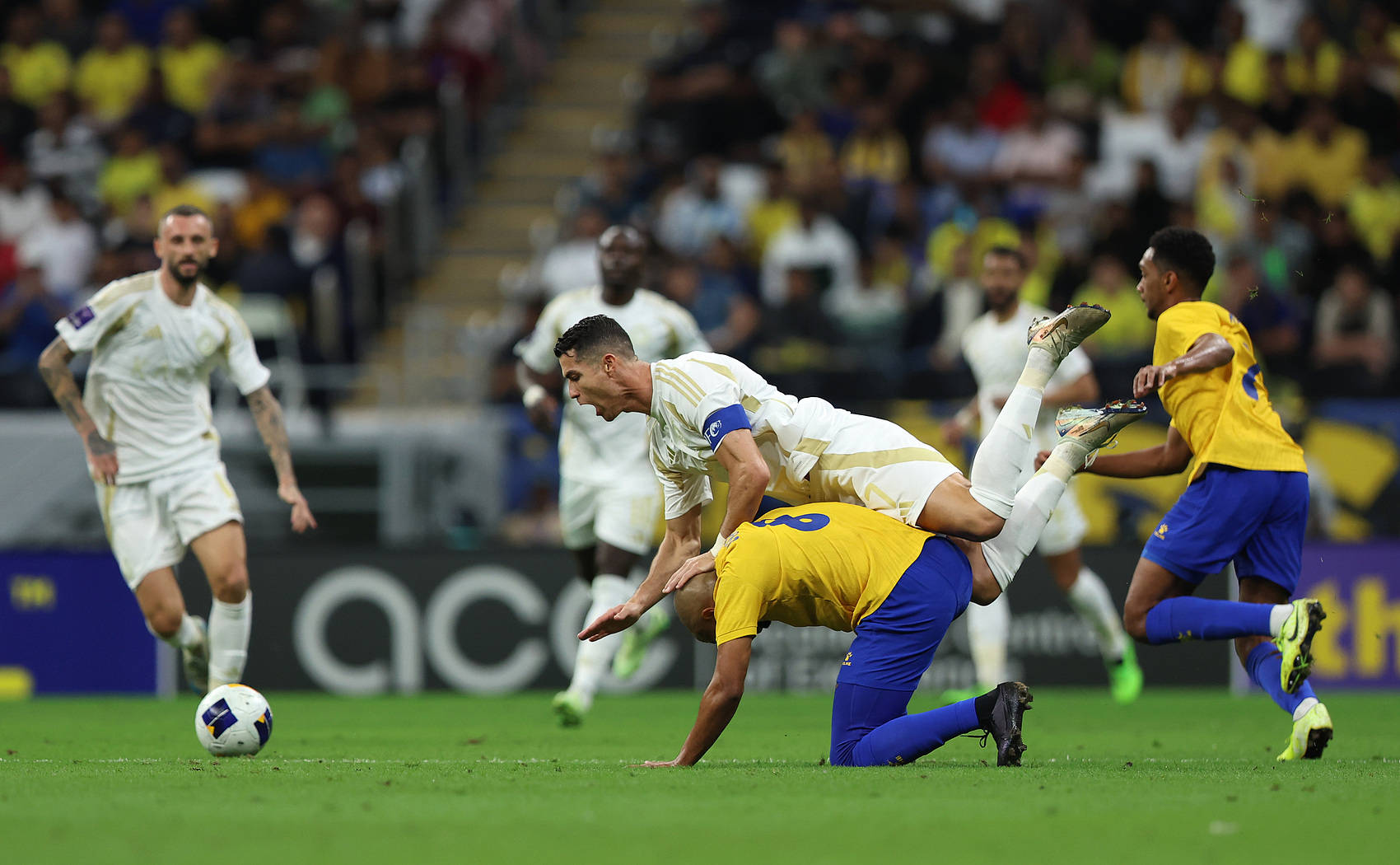 奥地利碾压塞内加尔，梅西扛起全队