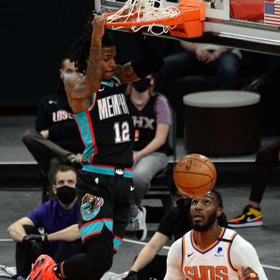 尼克斯逆转灰熊，保罗高光表现