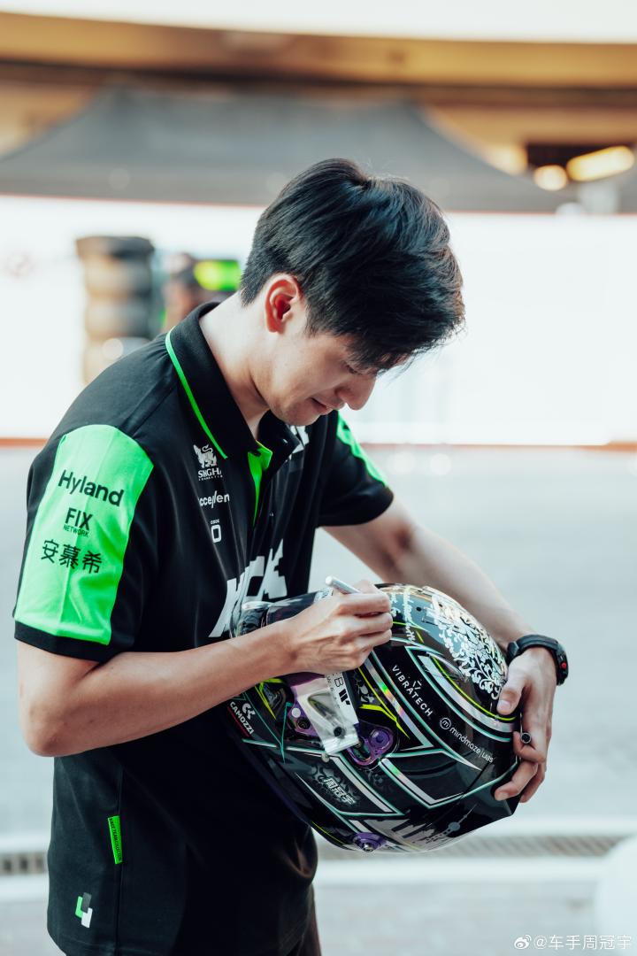 雷诺车队完胜威廉姆斯，周冠宇扛起全队