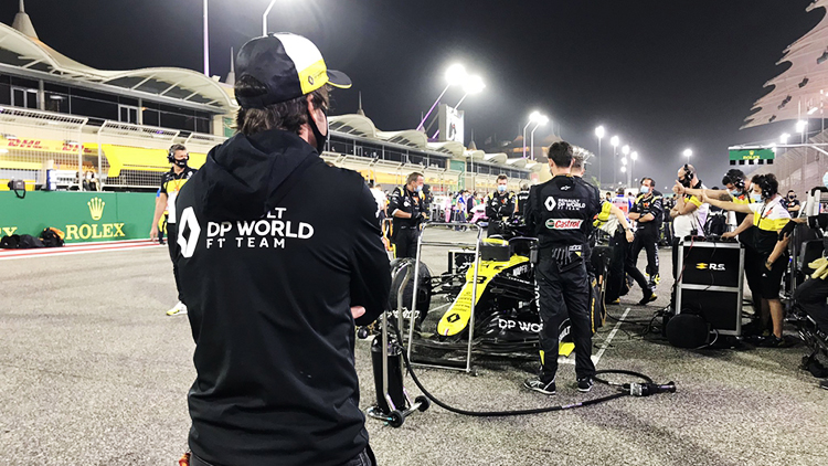 雷诺车队完胜威廉姆斯，周冠宇扛起全队