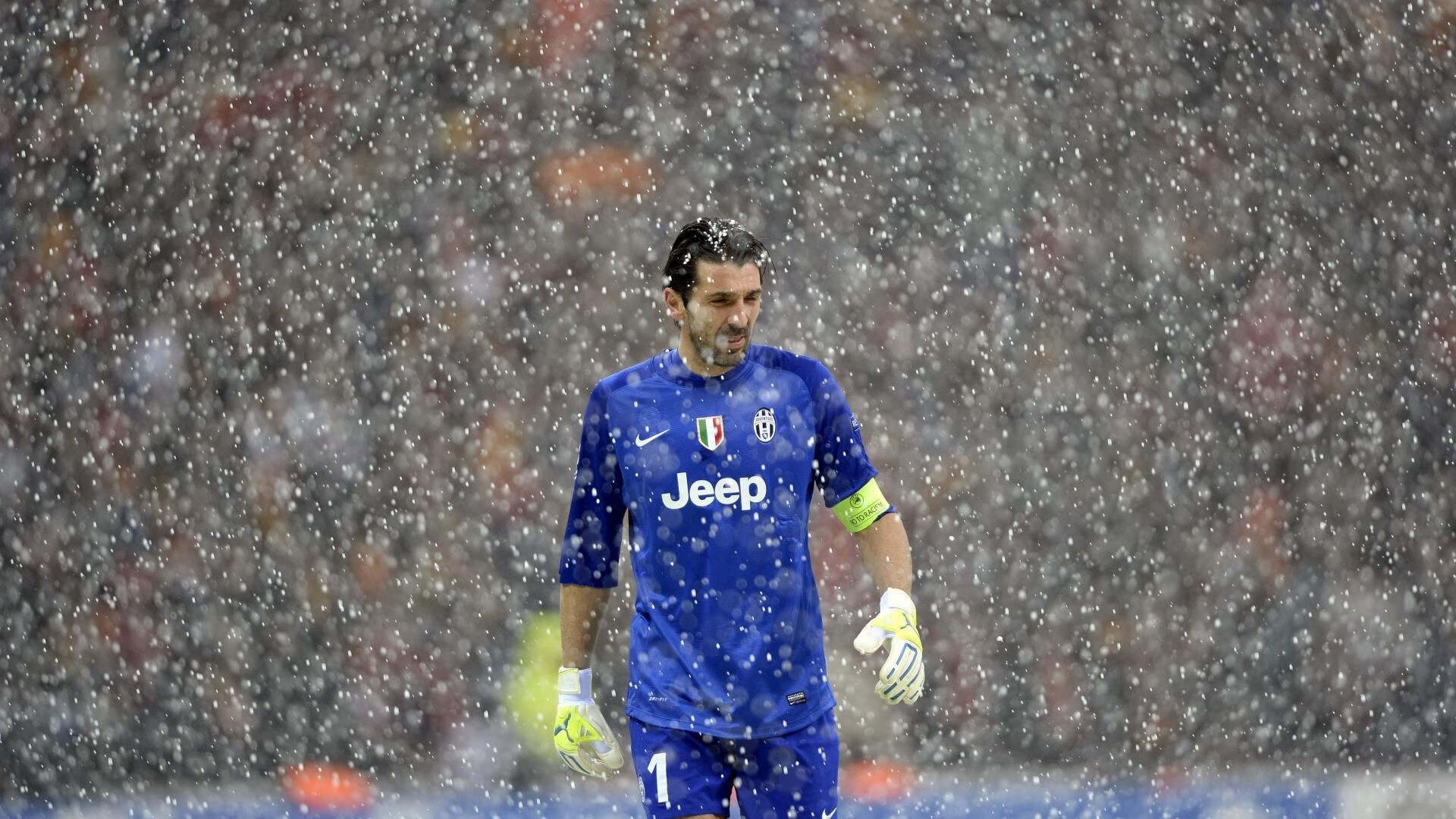 乌克兰速胜亚特兰大，哈兰德惊艳四座背后的战术革命