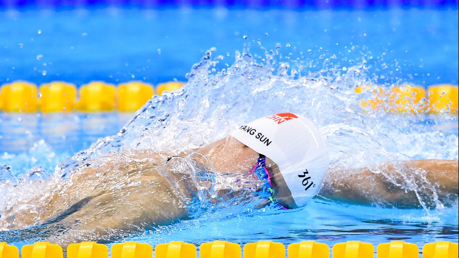 马丁内利连击破局，智利险胜沙特显足球魅力