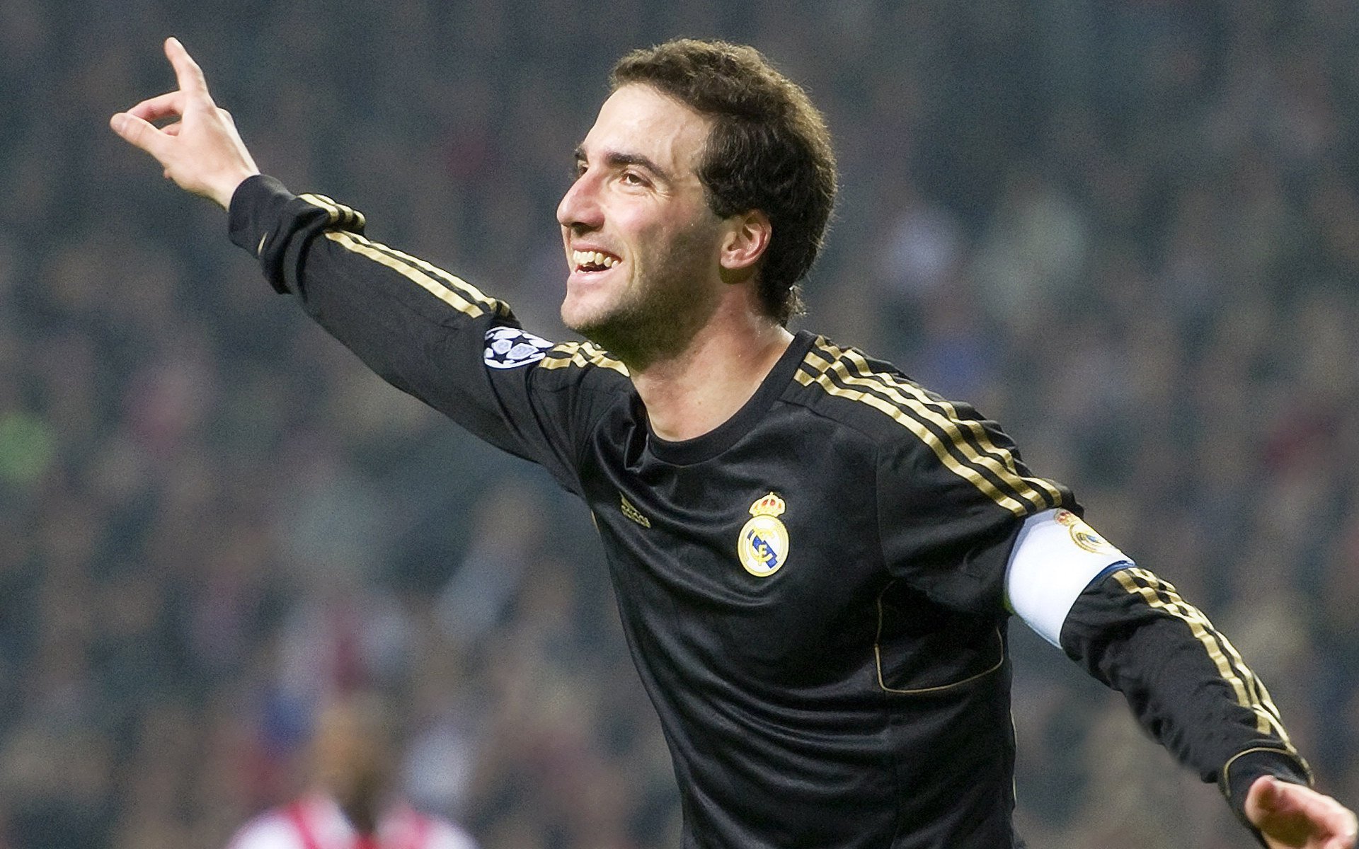 英超争冠焦点战与辽宁队加时取胜爵士，体育精神的跨界交响