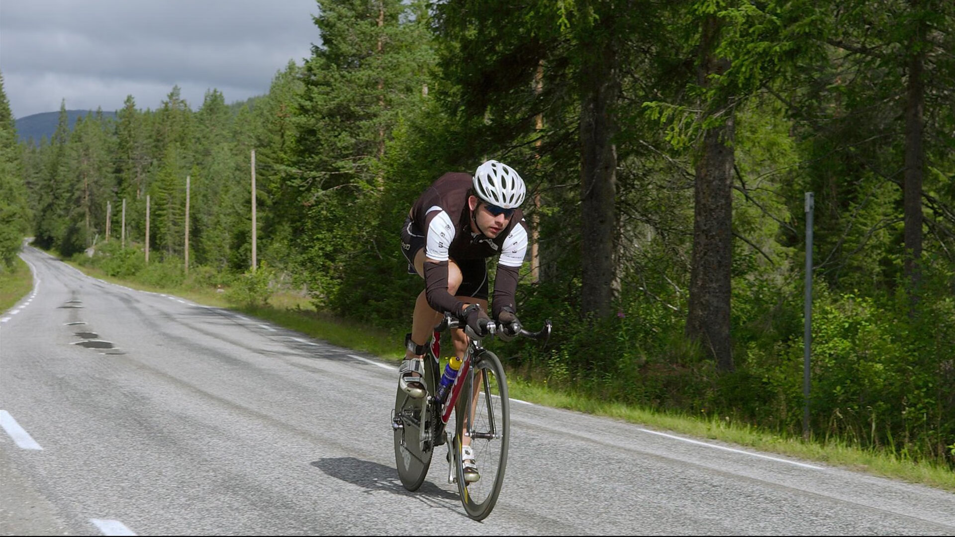 新疆队正面击溃鹈鹕，拉文进攻端无人可挡